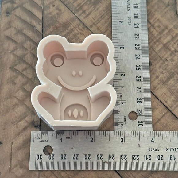 3D Frog Silicone Mold - Food Grade - Soap Making - Epoxy Resin - Chocolate - Fon - Picture 3 of 3